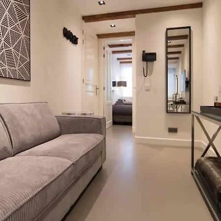 Apartment Canal Dream *